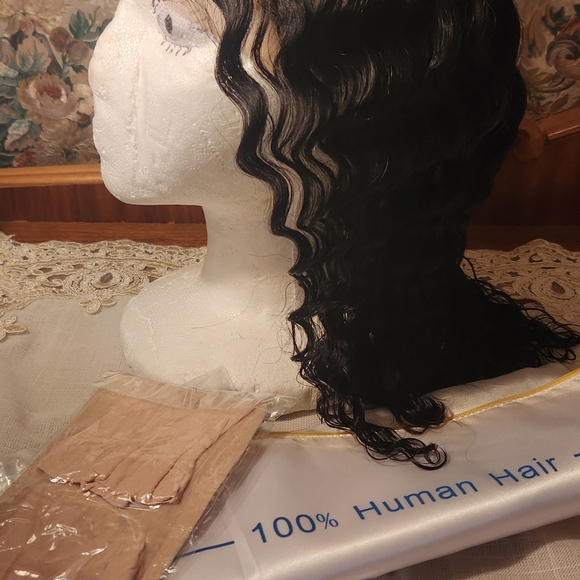 100% WAVEY HUMAN HAIR - CAP STYLE - 16” - Picture 6 of 6